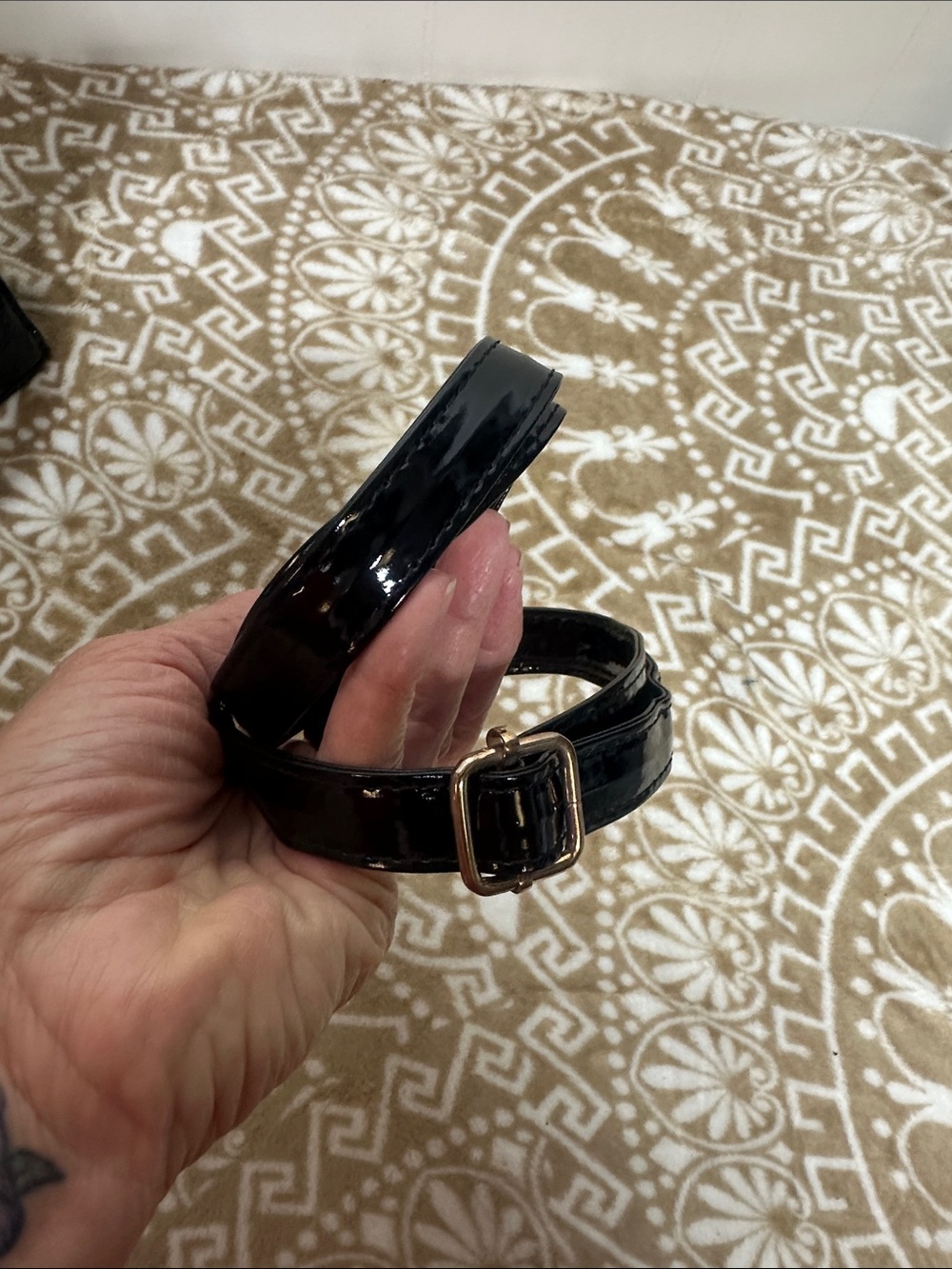 Black Croc-Embossed Patent Tote / crossbody Bag with Removable Strap - Picture 10 of 11